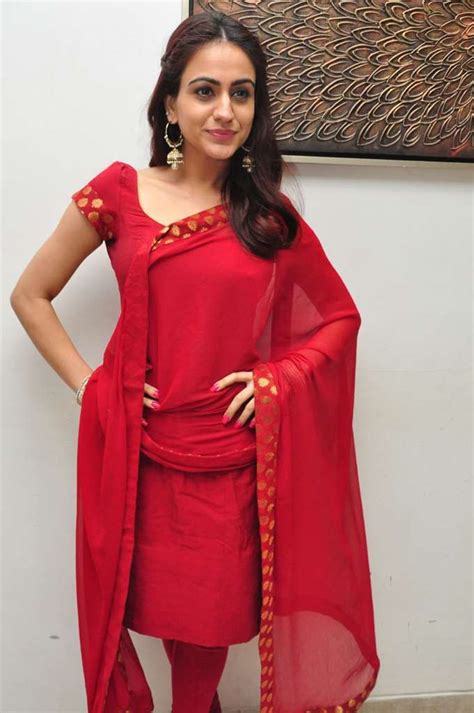 Aksha Pardasany Latest Hot Cleveage Glamourous Red Chuddi Spicy