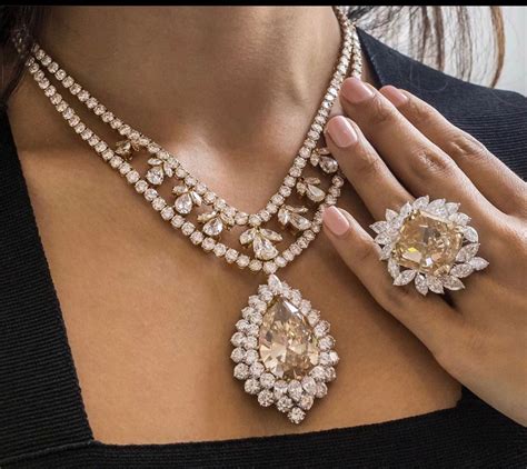 Pin On Diamond Necklaces Colour Stone Perls Jewellery
