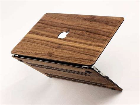 Handmade Wooden Macbook Case Brings Some Natural Aesthetics Onto Your