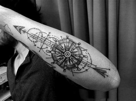 Como en todos los tattoos, el significado de tatuajes de dos líneas paralelas depende del enfoque que tú quieras darle, y por eso tienes este recopilatorio de diseños e ideas de tatuajes de brazaletes que seguro te sirve de inspiración y punto de partida para hacer el tuyo. Imágenes de tatuajes para hombres en el brazo | Imágenes