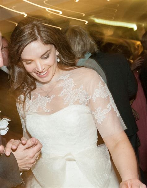 Find brand new & gently used wedding dresses, wedding gowns, suits, tuxedos & more for sale. Vera Wang Esther Second Hand Wedding Dress Save 80% ...