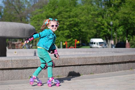 What are the best and most fun rollerblades for kids? Jak nauczyć dziecko jazdy na rolkach - jakie rolki dla dzieci