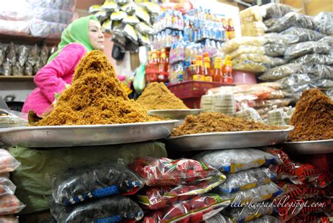 Pasar besar siti khadijah is located in kota bharu. Kelantan: Tok Janggut Pejuang Jihad , Pasar Besar Siti ...