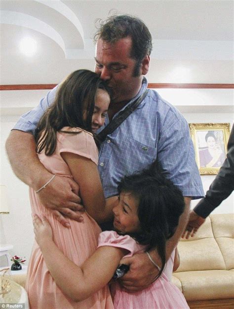 British Father Reunited With Daughters Abducted By Thai Mother Daily Mail Online Couple