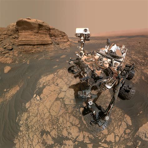 Curiosity Mars Rover De La Nasa Prend Un Superbe Selfie Avec Mont Merko