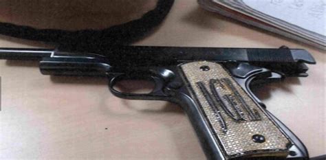 La Pistola Con Oro Y Diamantes Que El Chapo Guzmán Usaba Para Matar