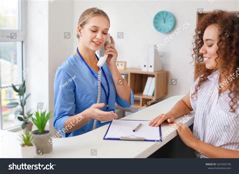 4741 Receptionist Doctor Office Images Stock Photos And Vectors