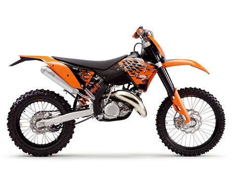 Watch latest video reviews of ktm 125 exc to know about its performance, mileage, styling and more. KTM 125 EXC (2008) - 2ri.de