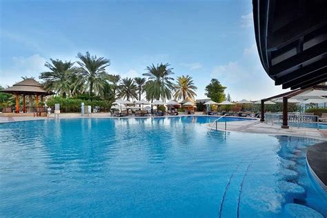 Hilton Dubai Jumeirah Pool Pictures And Reviews Tripadvisor