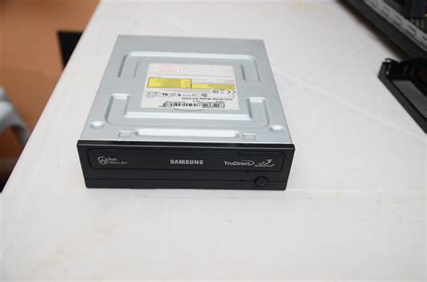 How To Install A Sata Cd Rom Drive 9 Steps Instructables