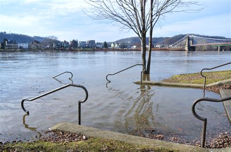 Ohio River Expected To Crest Below Flood Stage News Sports Jobs