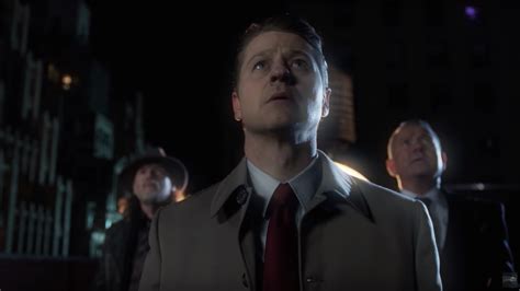 Batman Introduces Himself To Jim Gordon In Trailer For The Gotham