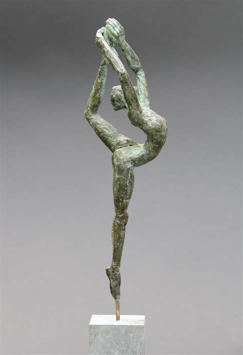 Danseuse Rassemblée Par Yann Guillon Sculpture Contemporaine