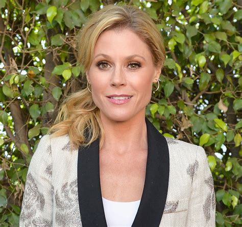 Julie Bowen Gushes About "Too Good Looking" Sofia Vergara, Joe