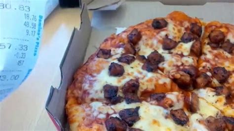 Ab 8,99€ vegan bbq pizza bei dominos bestellen. Dominos Barbeque Chicken & Cheese Pizza - YouTube