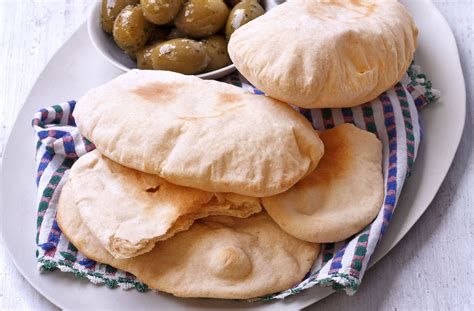 It can be opened up to form a pocket which can be stuffed with a variety of fillings. Pitta Bread | Greek Recipes | GoodtoKnow