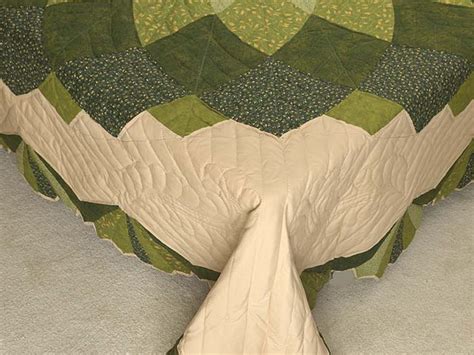 Green And Tan Giant Dahlia Quilt Hannahs Quilts