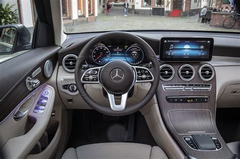 Tableau de bord mercedes classe e i. Prix Mercedes GLC et GLC coupé (2020) : de l'hybride et du sport - Photo #4 - L'argus