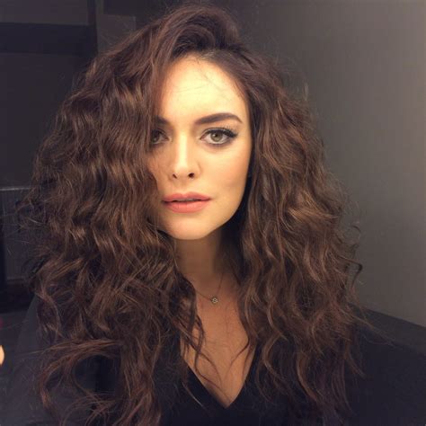 Ezgi mola i̇stanbullu olan ve eğitiminin büyük bölümünü i̇stanbul'da tamamlamış ünlümüzdür.oyuncu 29 mart 1983'de dünyaya gelmiştir.mediha tansel i̇lkokulu'nda okuyarak ilkokulu, kadir rezan has'da. Ezgi Mola - photos, news, filmography, quotes and facts ...