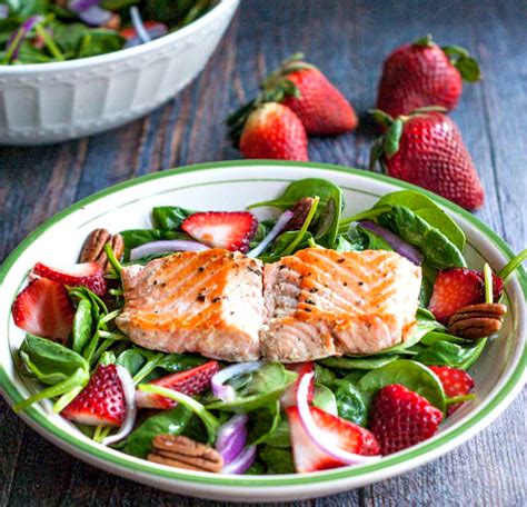 Strawberry Salmon Salad With Ginger Dressing Dan330