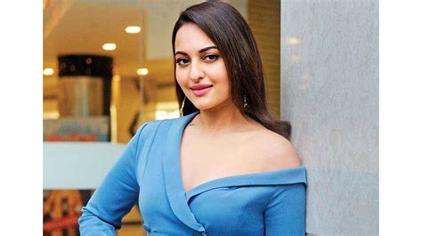 Sonakshi Sinha Height Weight Body Measurements Eye Color