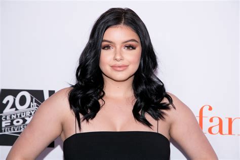 Ariel Winter Claps Back At Troll Who Called Her Thirsty Girlfriend