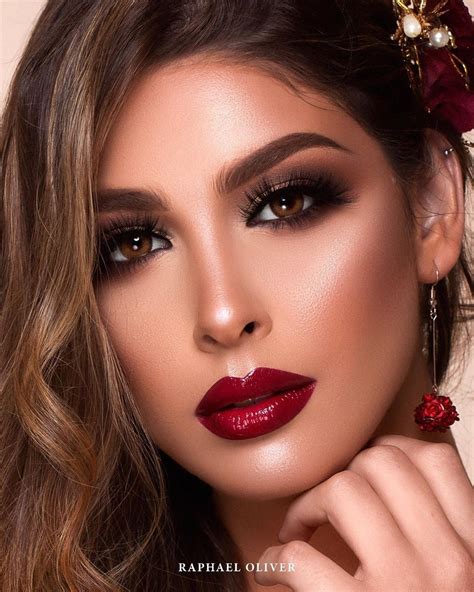 Pin By Diodor On Makeup In 2020 Red Lips Makeup Look Cosmetic Art