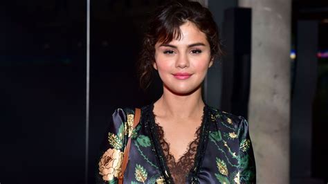 Selena Gomez Met Gala Criticism Selena Gomez Responds To Met Gala Outfit Controversy 2018