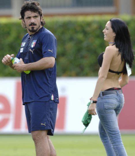 Er spielte auf der position центр. PICTURE SPECIAL: Italy's streak of luck as beauties invade ...