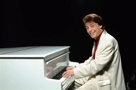 To connect with made in hungária, join facebook today. Kísérleti Adás: Fenyő Miklós Karácsonyi koncertje