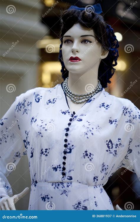 Portrait Of Female Mannequin Stock Image Image Of Headdress Inside