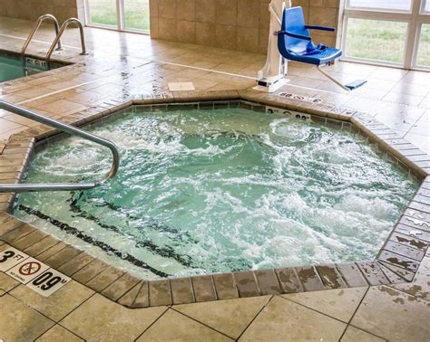 Indoor Pool With Hot Tub Comfort Inn And Suites Hotel Porter In Comfort Inn And Suites Bad