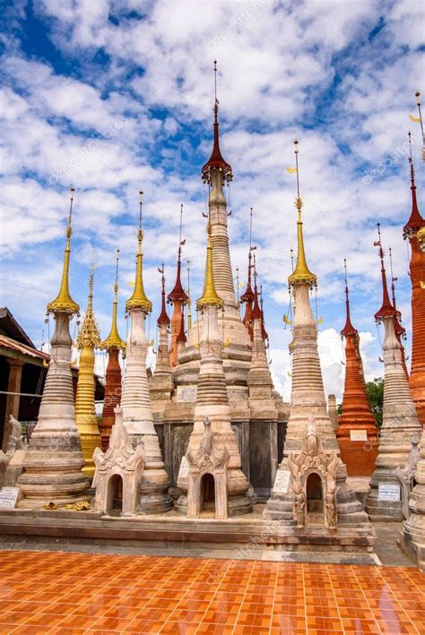 Indein Village Myanmar Aug 2016 Shwe Indein Pagoda Group Buddhist