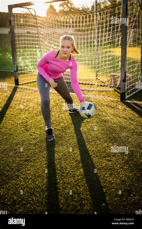 Teen Girls Playing Soccer Hi Res Stock Photography And Images Alamy