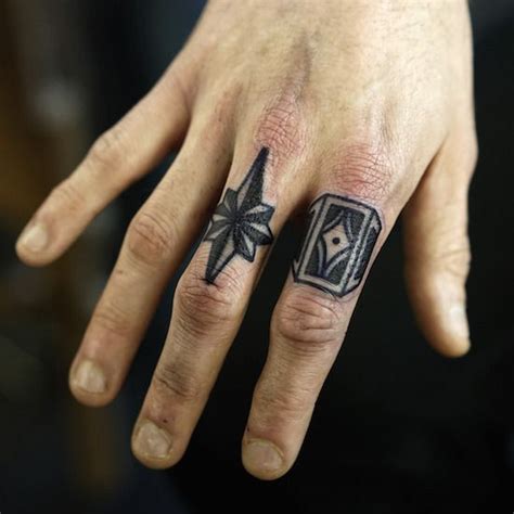 Pin By Piotr Zywczok On Tattoo Tattoo Idea Finger Tattoos Tattoos