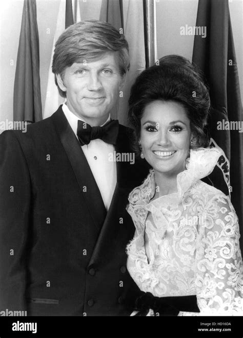 Gary Collins With Wife Mary Ann Mobley 1971 Stock Photo Alamy