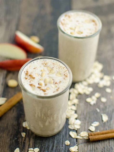 Healthy Apple Pie Smoothie With Peanut Butter And Oats
