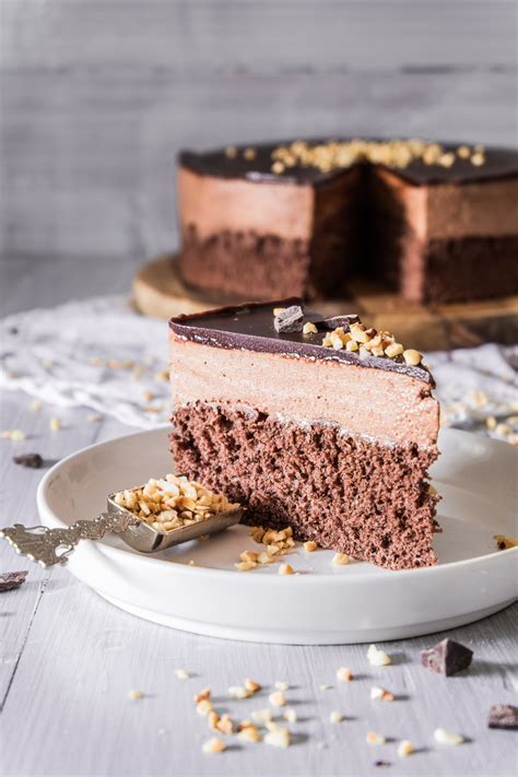 · weltbester schoko/nutella kuchen, ein rezept der kategorie backen süß. Schokoladen Mousse Kuchen | Rezept in 2020 | Mousse kuchen ...