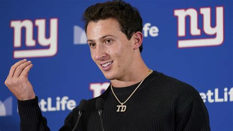 Giants Quarterback And New Jersey Native Tommy Devito Earns Hometown