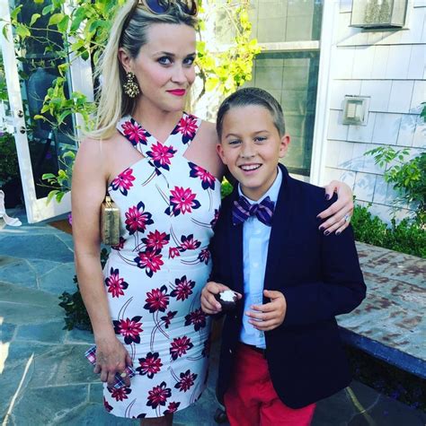 Reese Witherspoons Son Deacon Phillippe Looks All Grown Up Photo Us