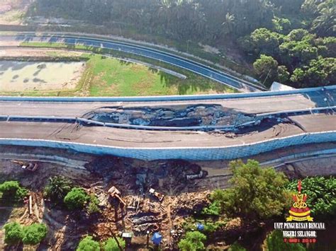 It will connect taiping, perak to banting in selangor. New WCE Collapsed Before Official Opening.