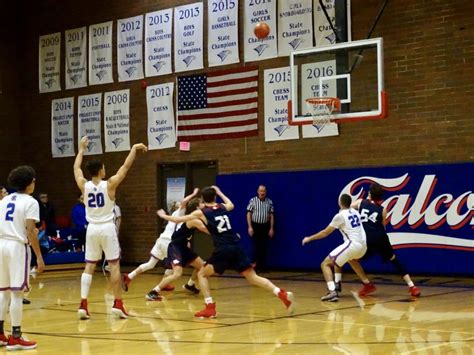 10 Boys Basketball Team Looks To Improve Current League Record The