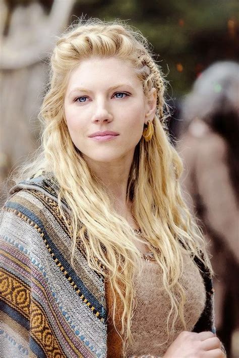 Lagertha | vikings season 3 © vikings season 3 premieres thursday, feb image uploaded by æterisk. Magic Pinterest: Lagertha (With images) | Viking braids ...