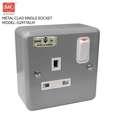 Km Lighting Product Mk Metal Clad 13a Single Switched Socket