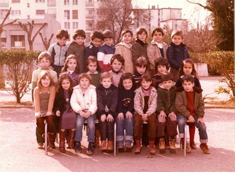Photo De Classe Ce1 1979 1980 De 1979 Ecole Les Pins Copains Davant