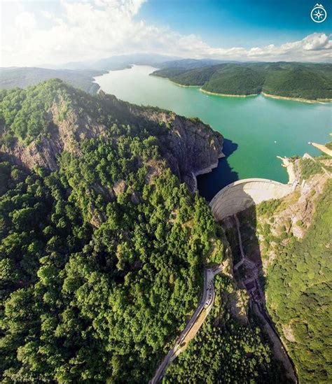 Waters from sperry glacier run/melt into it. Lake Vidraru (romanian Lacul Vidraru) is an artificial ...