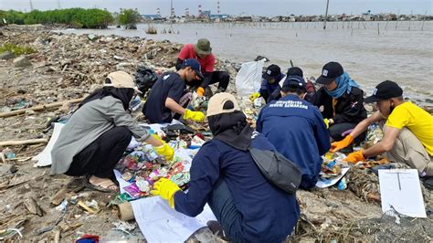 Sampah Plastik Berserakan Di Pesisir Semarang Perusahaan Ini Jadi Penyumbang Terbesar