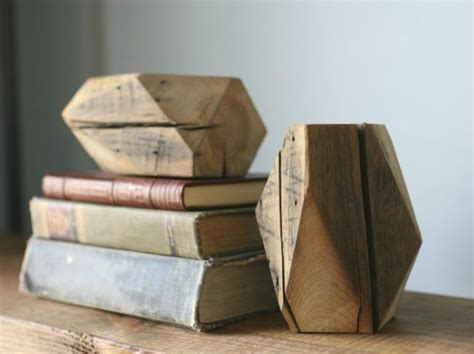 These custom wood carved cowboy boot bookends makes the perfect wood art gift or perfect. Over on eHow: DIY Geometric Wooden Bookends | 17 Apart