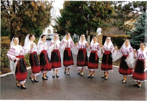 Romanian Folk Dance National Folklore Dance European Pinterest