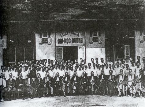 Đi học đi làm gia đình. Khung trời đại học ở Sài Gòn là khung trời nào? - Tuổi Trẻ ...